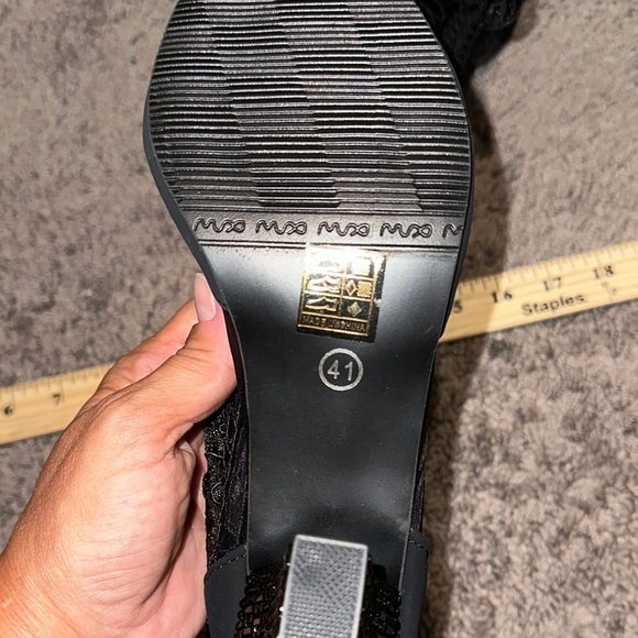 Black Lace-Up Ankle Booties with Minimalist Design - Picture 6 of 6